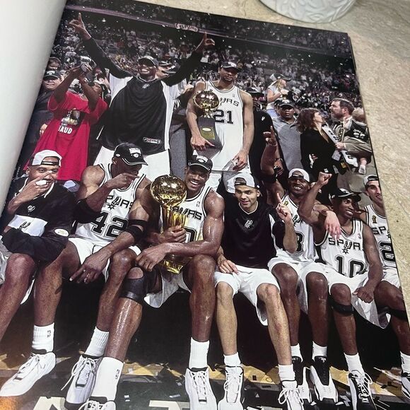The Legend Continues San Antonio Spurs 2003 Official NBA Finals Retrospective - Picture 6 of 12
